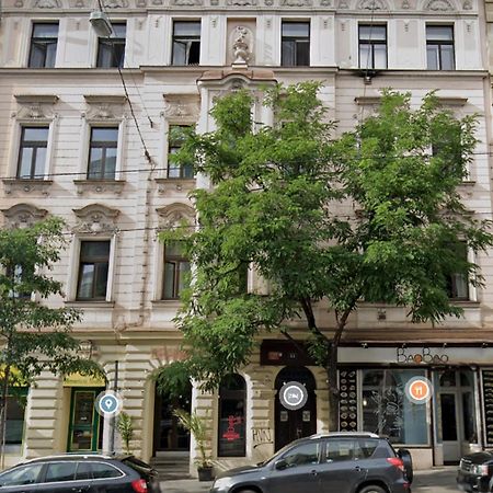 Quite Loft With Balcony And 3 Air Conditioners Praag Buitenkant foto