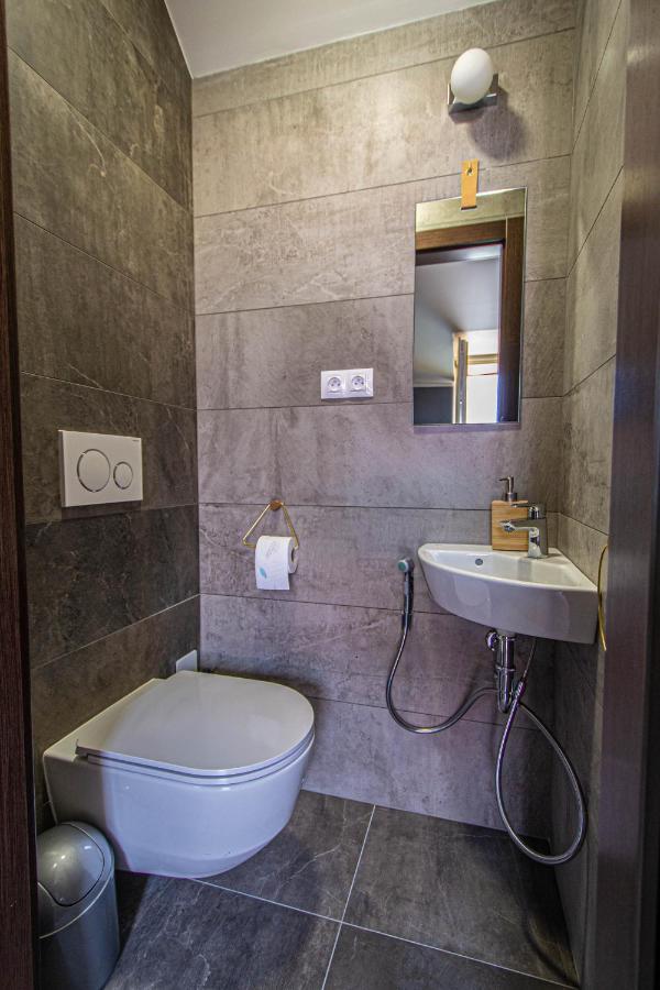Quite Loft With Balcony And 3 Air Conditioners Praag Buitenkant foto